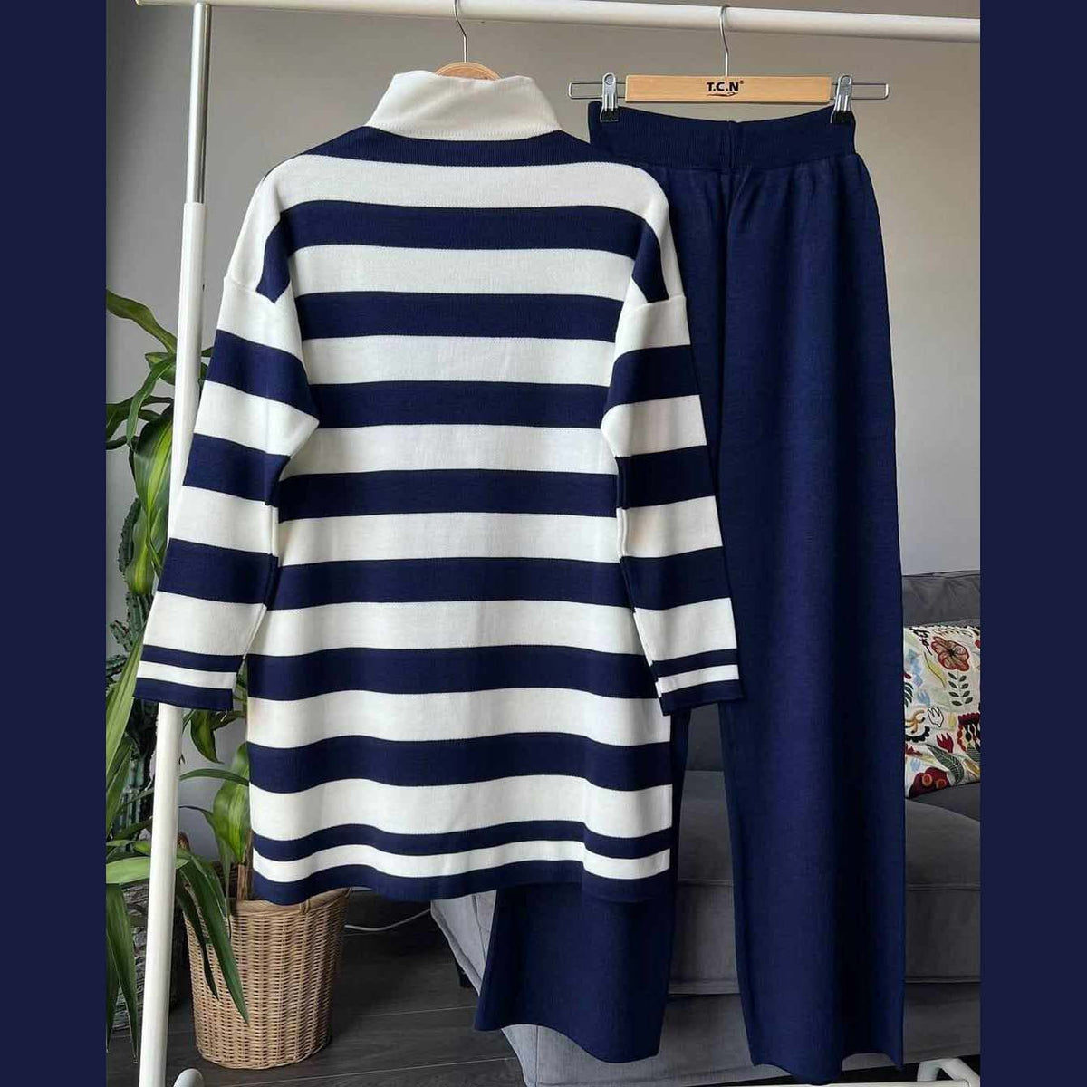 High Neck Stripe Printed Premium Quality Winter 2-Pcs Tracksuit For Her. WWTS-05